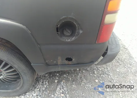 2003 Chevrolet Suburban 1500 Z71 из США, поврежденный, VIN 3GNFK16T33G158089